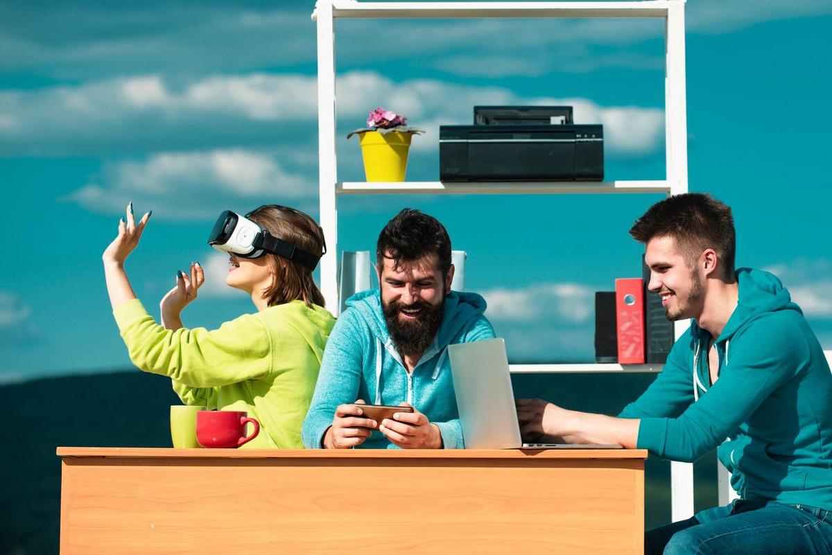 Virtual Reality in the Classroom: Transforming Educational Experiences